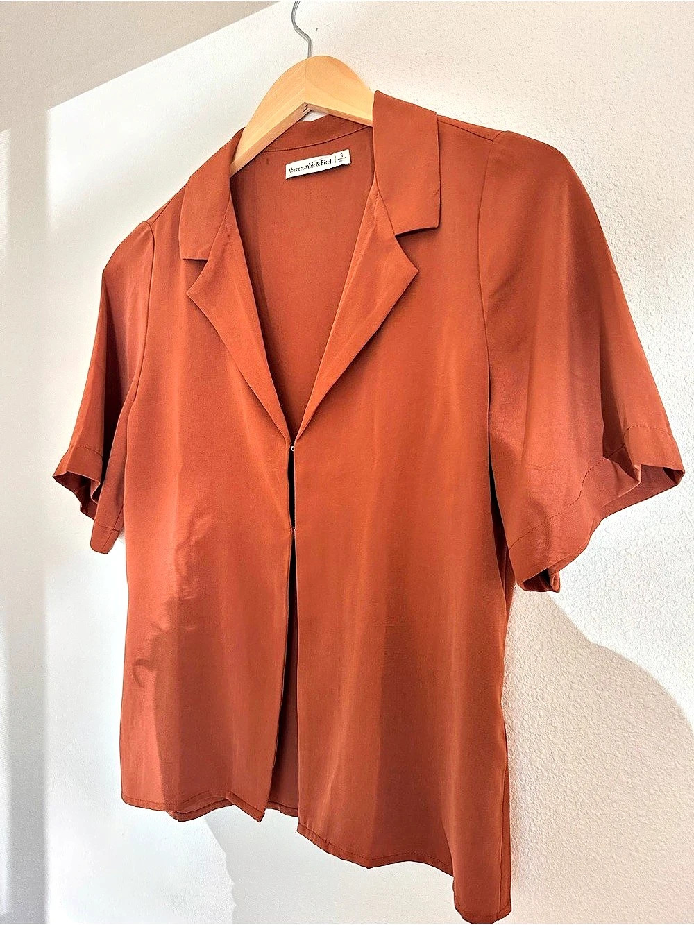 Abercrombie & Fitch Short Sleeve Blouse in Orange Size Small Like New